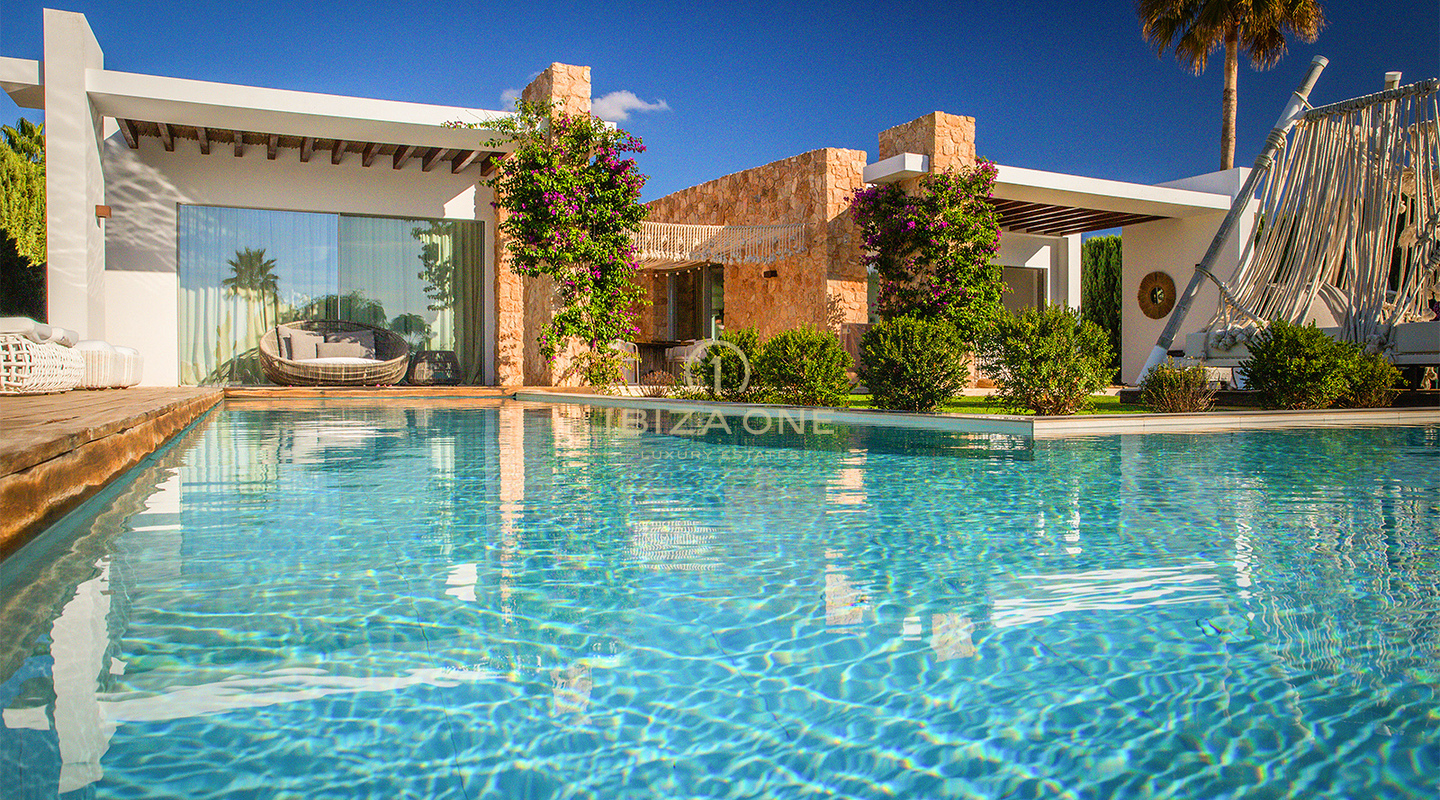 Villa de lujo con inolvidables vistas al atardecer sobre el mar en alquiler, Ibiza