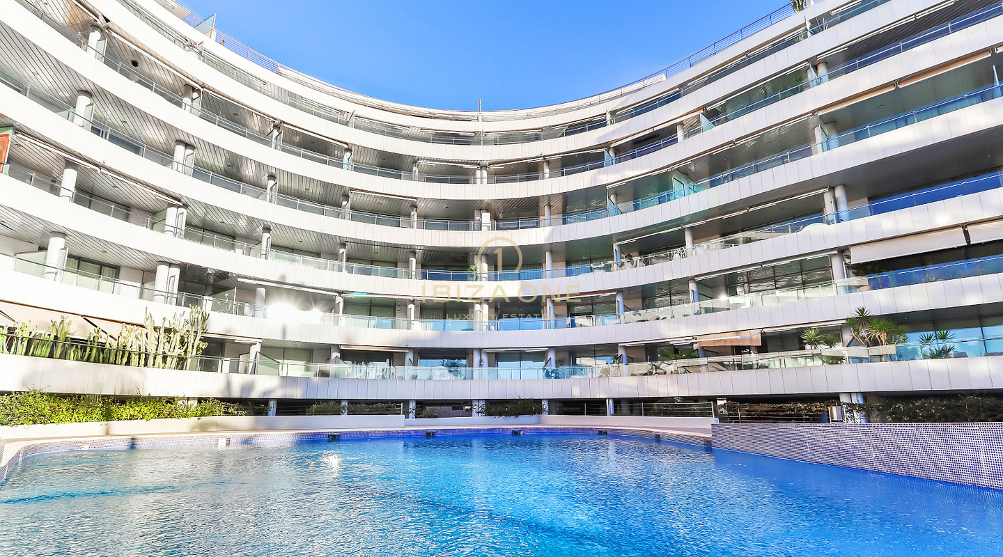 Piso de lujo en una ubicación privilegiada y el mejor edificio en los puertos deportivos de Ibiza en venta