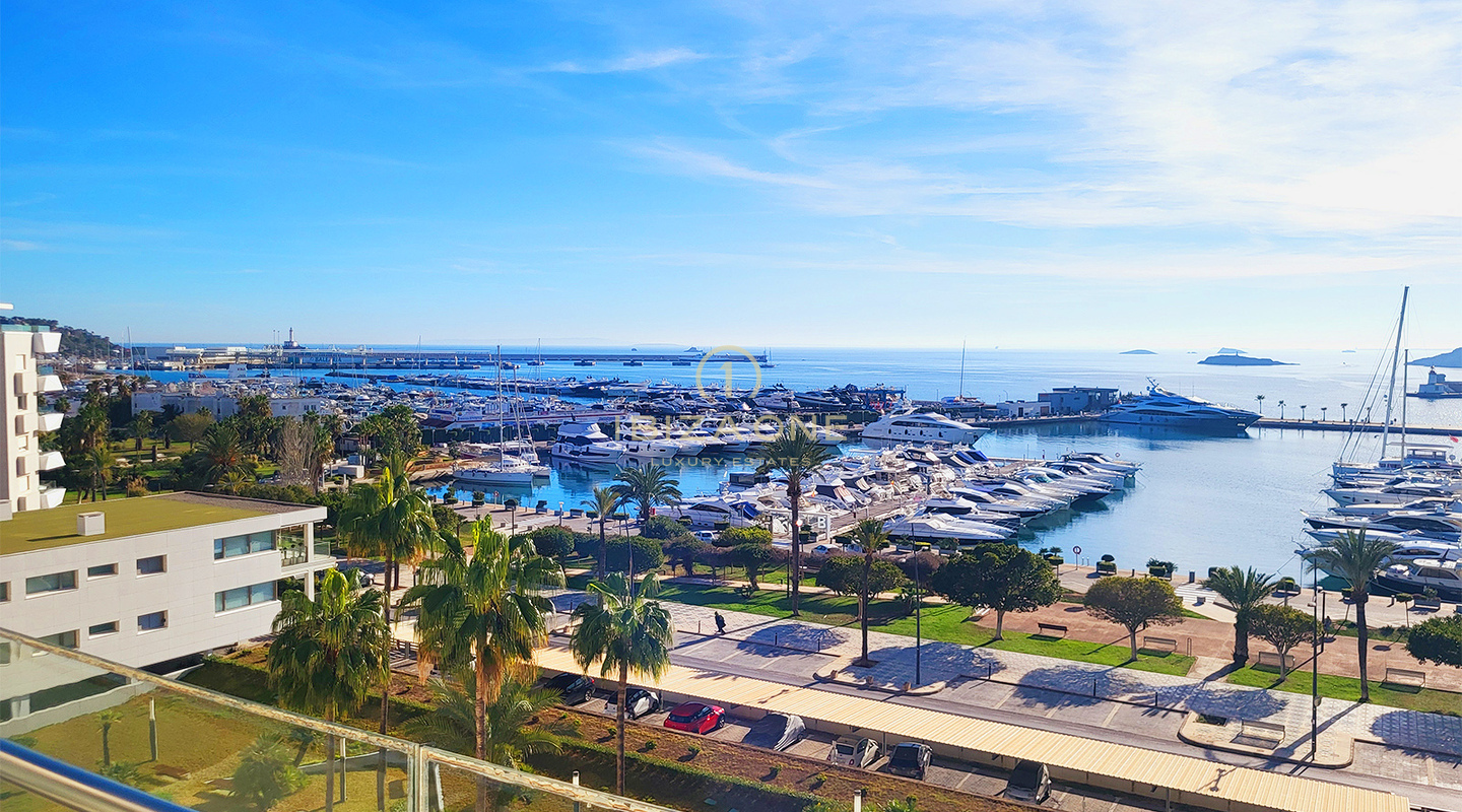 Luxury flat in the prime location and the best building at the marinas of Ibiza for sale