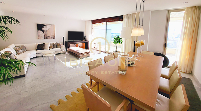 Luxury flat in the prime location and the best building at the marinas of Ibiza for sale