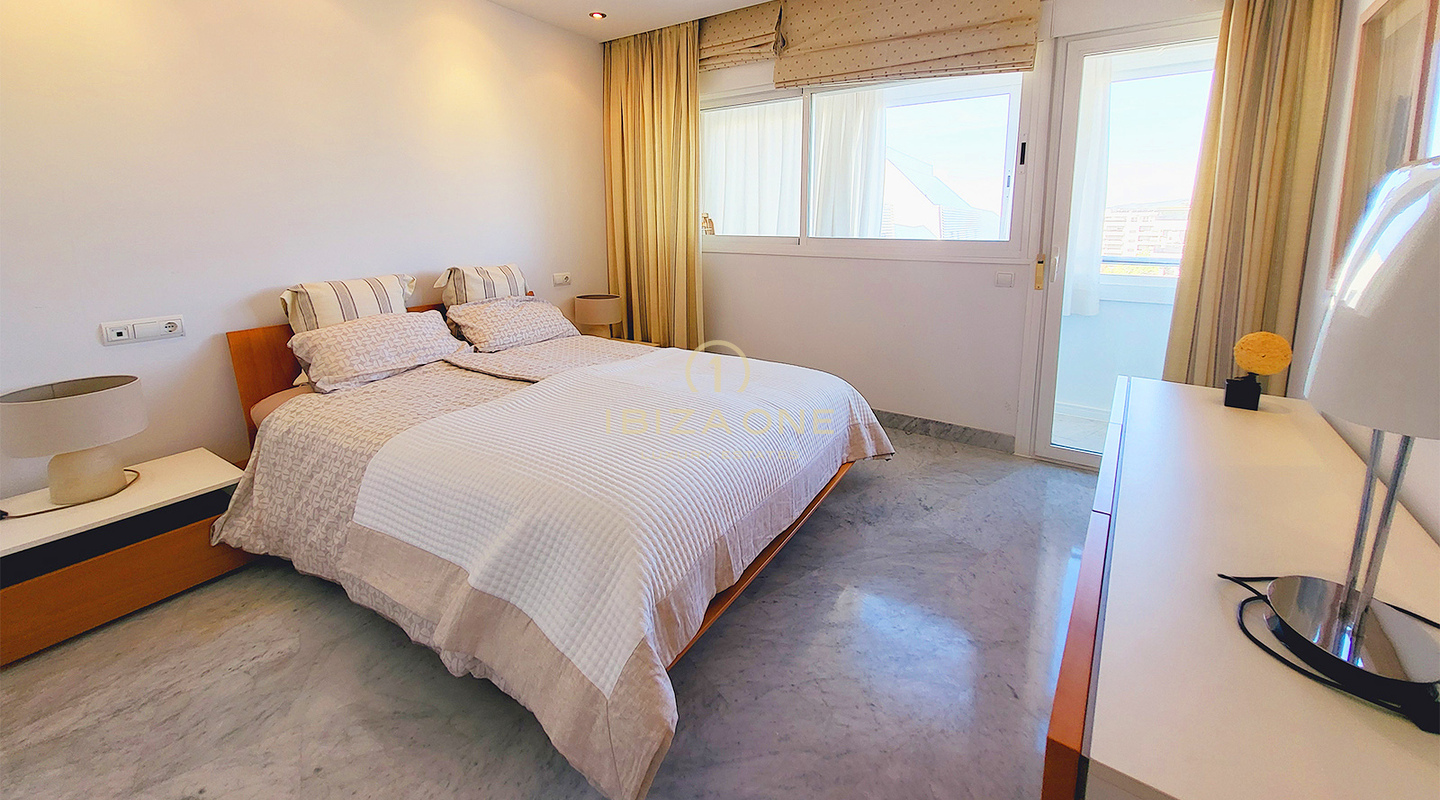 Luxury flat in the prime location and the best building at the marinas of Ibiza for sale