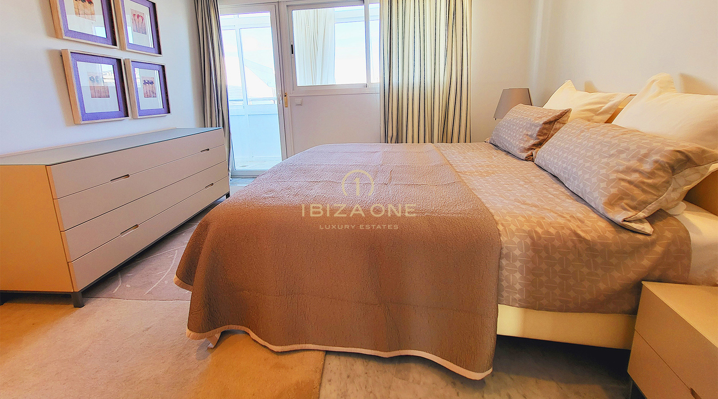 Piso de lujo en una ubicación privilegiada y el mejor edificio en los puertos deportivos de Ibiza en venta