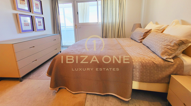 Luxury flat in the prime location and the best building at the marinas of Ibiza for sale
