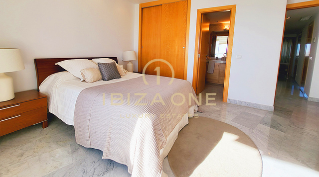 Piso de lujo en una ubicación privilegiada y el mejor edificio en los puertos deportivos de Ibiza en venta