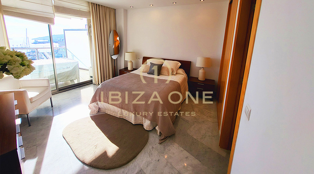 Luxury flat in the prime location and the best building at the marinas of Ibiza for sale