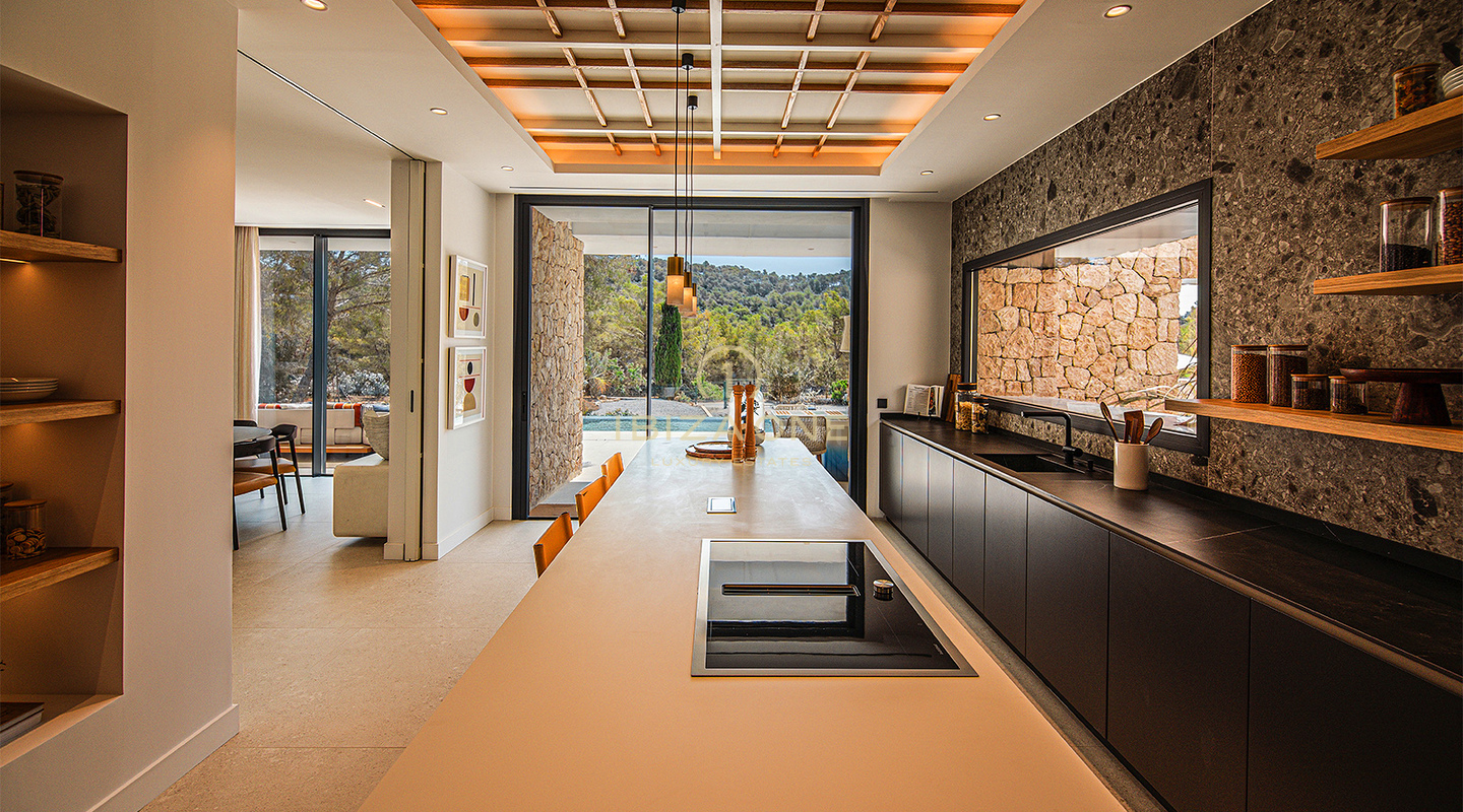 Prachtige luxe villa op Ibiza, op steenworp afstand van de golfbaan te koop, Ibiza