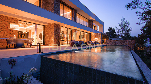 Prachtige luxe villa op Ibiza, op steenworp afstand van de golfbaan te koop, Ibiza