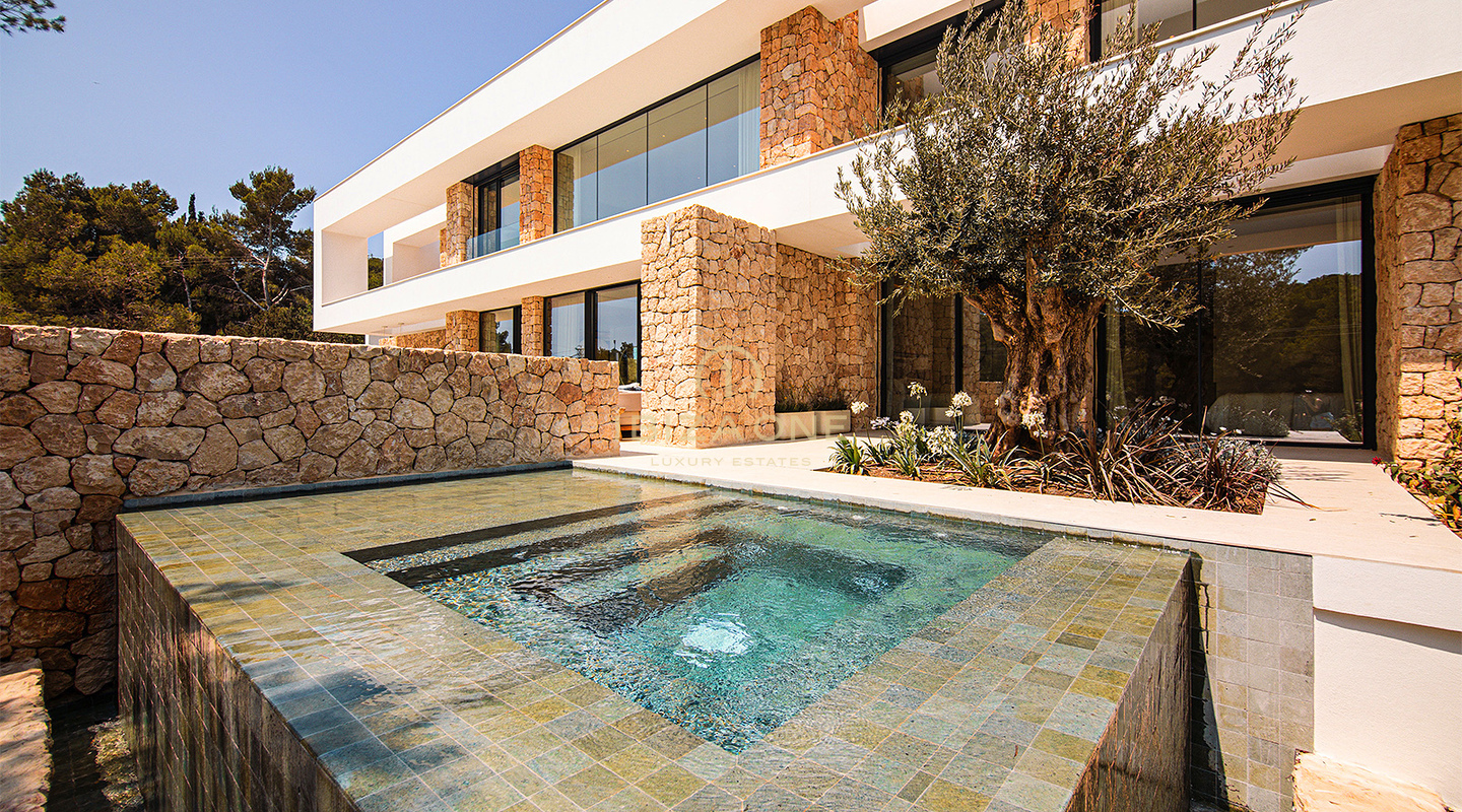 Prachtige luxe villa op Ibiza, op steenworp afstand van de golfbaan te koop, Ibiza