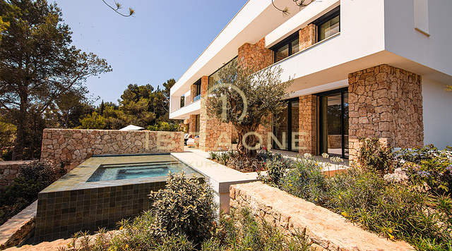 Prachtige luxe villa op Ibiza, op steenworp afstand van de golfbaan te koop, Ibiza