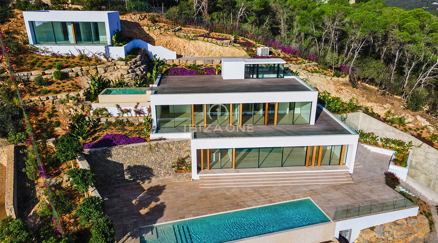 Villa de luxe nouvellement construite, inégalée avec des vues spectaculaires et une maison d'hôtes élégante à vendre, Ibiza - À quelques minutes en voiture de la plage de sable Cala Olivera avec son charmant Chiringuito