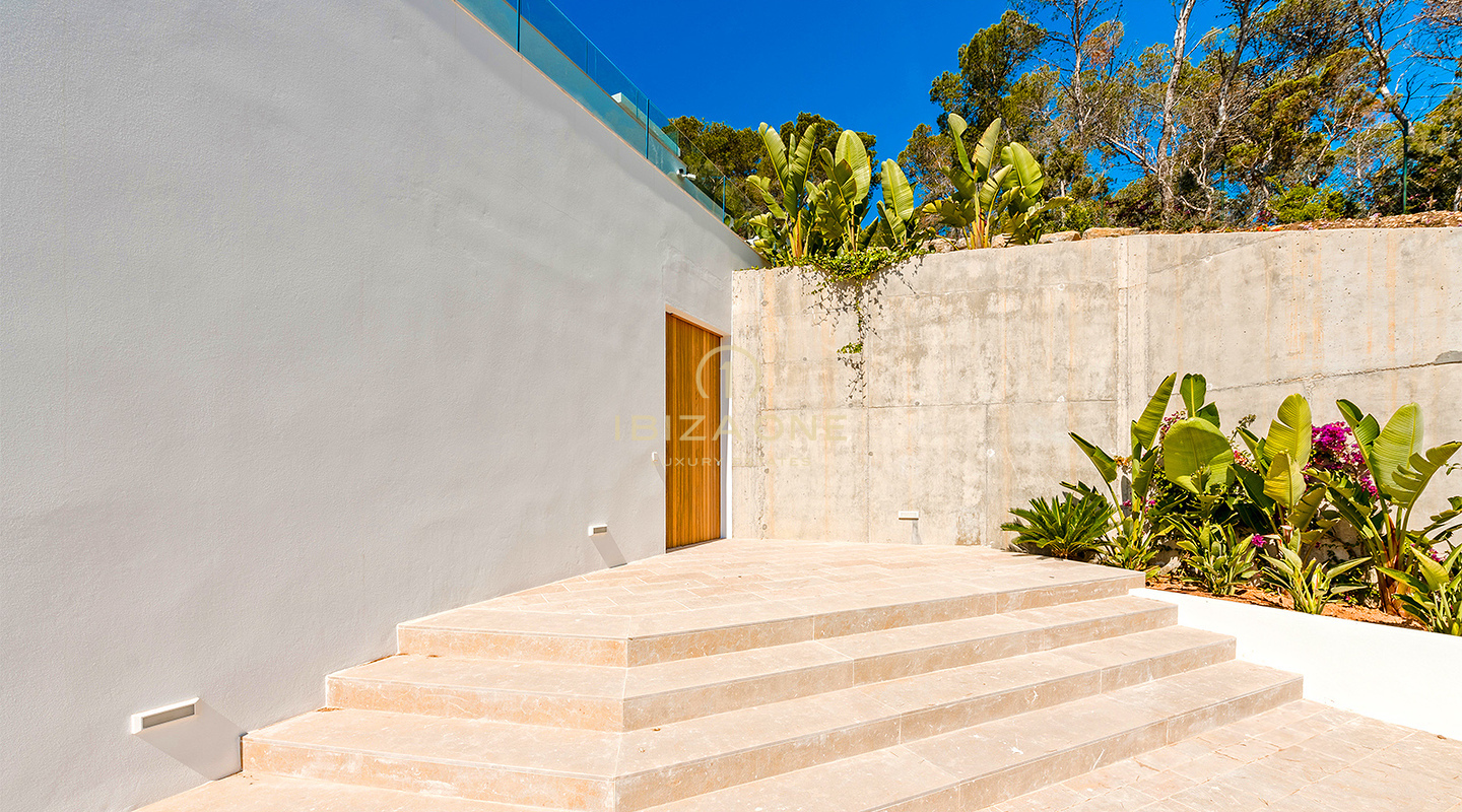 Villa de luxe nouvellement construite, inégalée avec des vues spectaculaires et une maison d'hôtes élégante à vendre, Ibiza - À quelques minutes en voiture de la plage de sable Cala Olivera avec son charmant Chiringuito