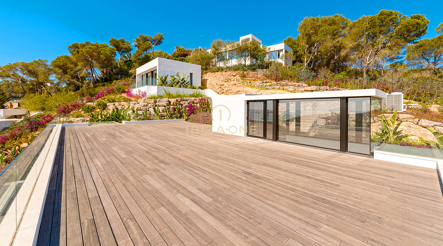 Villa de luxe nouvellement construite, inégalée avec des vues spectaculaires et une maison d'hôtes élégante à vendre, Ibiza - À quelques minutes en voiture de la plage de sable Cala Olivera avec son charmant Chiringuito