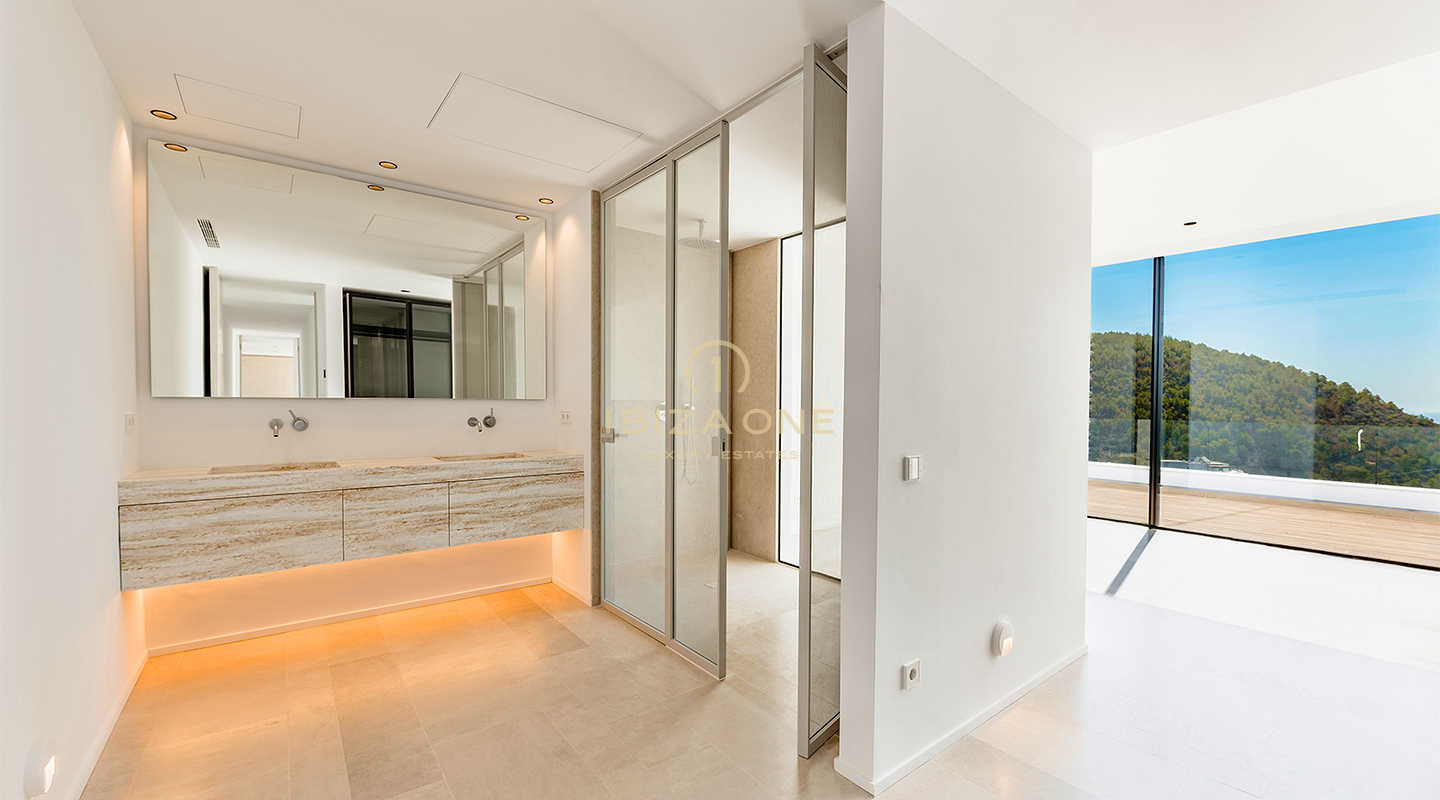 Villa de luxe nouvellement construite, inégalée avec des vues spectaculaires et une maison d'hôtes élégante à vendre, Ibiza - À quelques minutes en voiture de la plage de sable Cala Olivera avec son charmant Chiringuito
