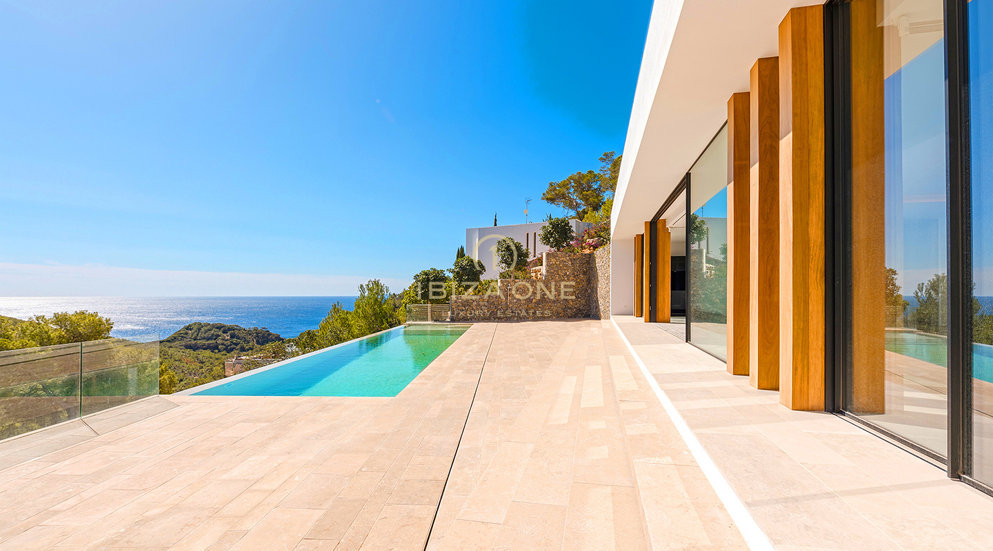Villa de luxe nouvellement construite, inégalée avec des vues spectaculaires et une maison d'hôtes élégante à vendre, Ibiza - À quelques minutes en voiture de la plage de sable Cala Olivera avec son charmant Chiringuito