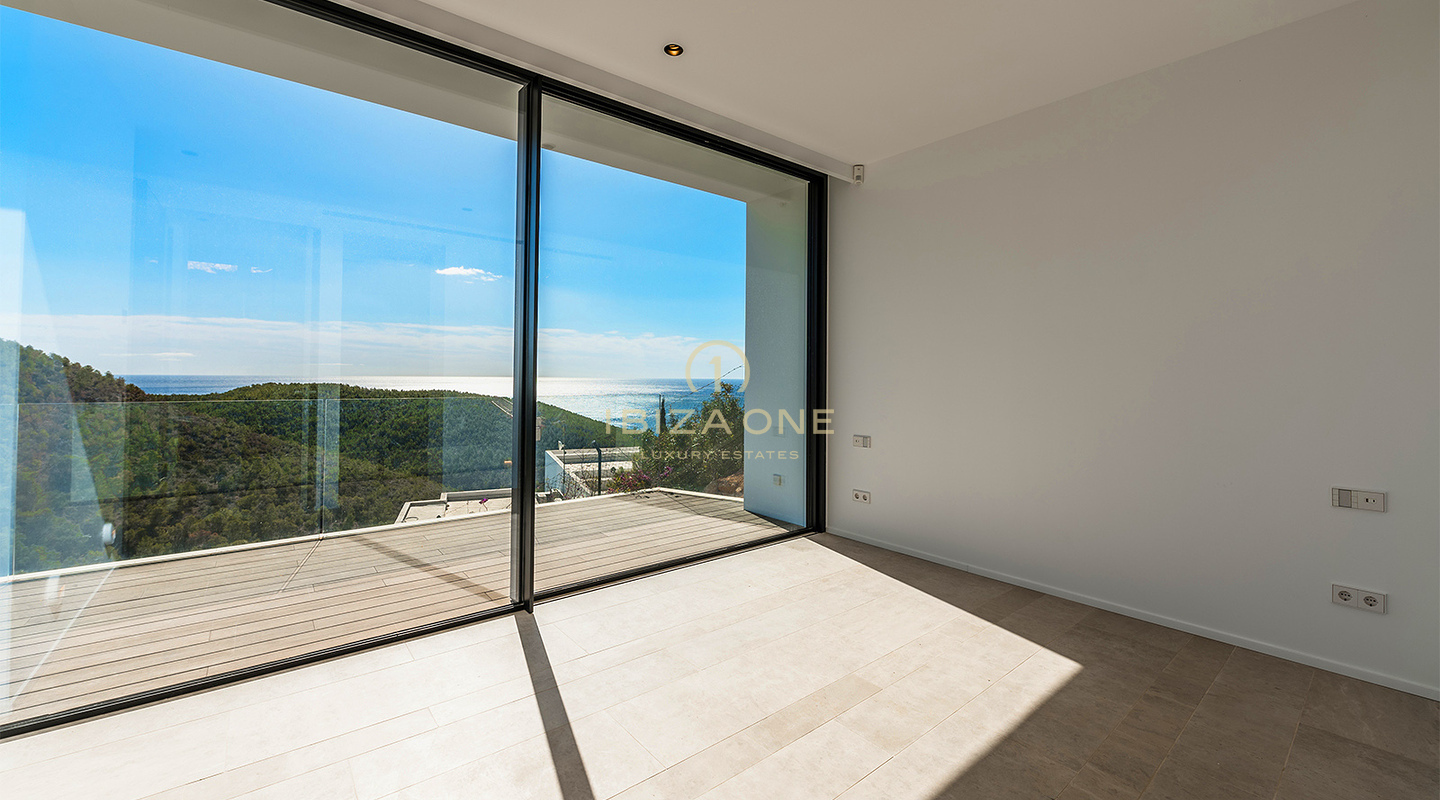 Villa di lusso di nuova costruzione, senza eguali, con viste spettacolari e un'elegante guest house in vendita, Ibiza - A pochi minuti di auto dalla spiaggia sabbiosa di Cala Olivera con il suo affascinante chiringuito