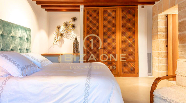 Bâtiment de luxe rajeuni du XVIe siècle conservant son charme historique et intégrant le confort moderne à vendre, Ibiza