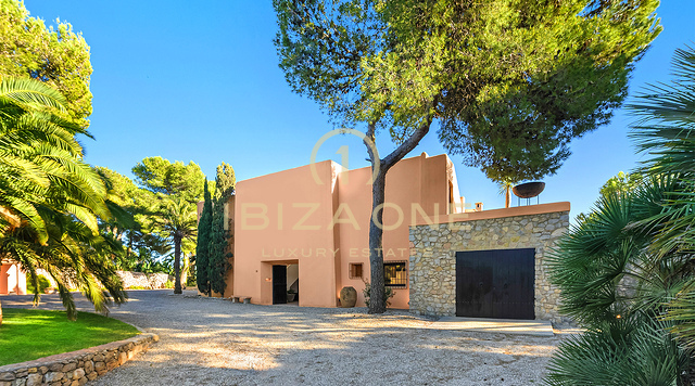 Exquisite Luxusvilla auf Ibiza mit Panoramablick auf das Meer zu verkaufen, Ibiza