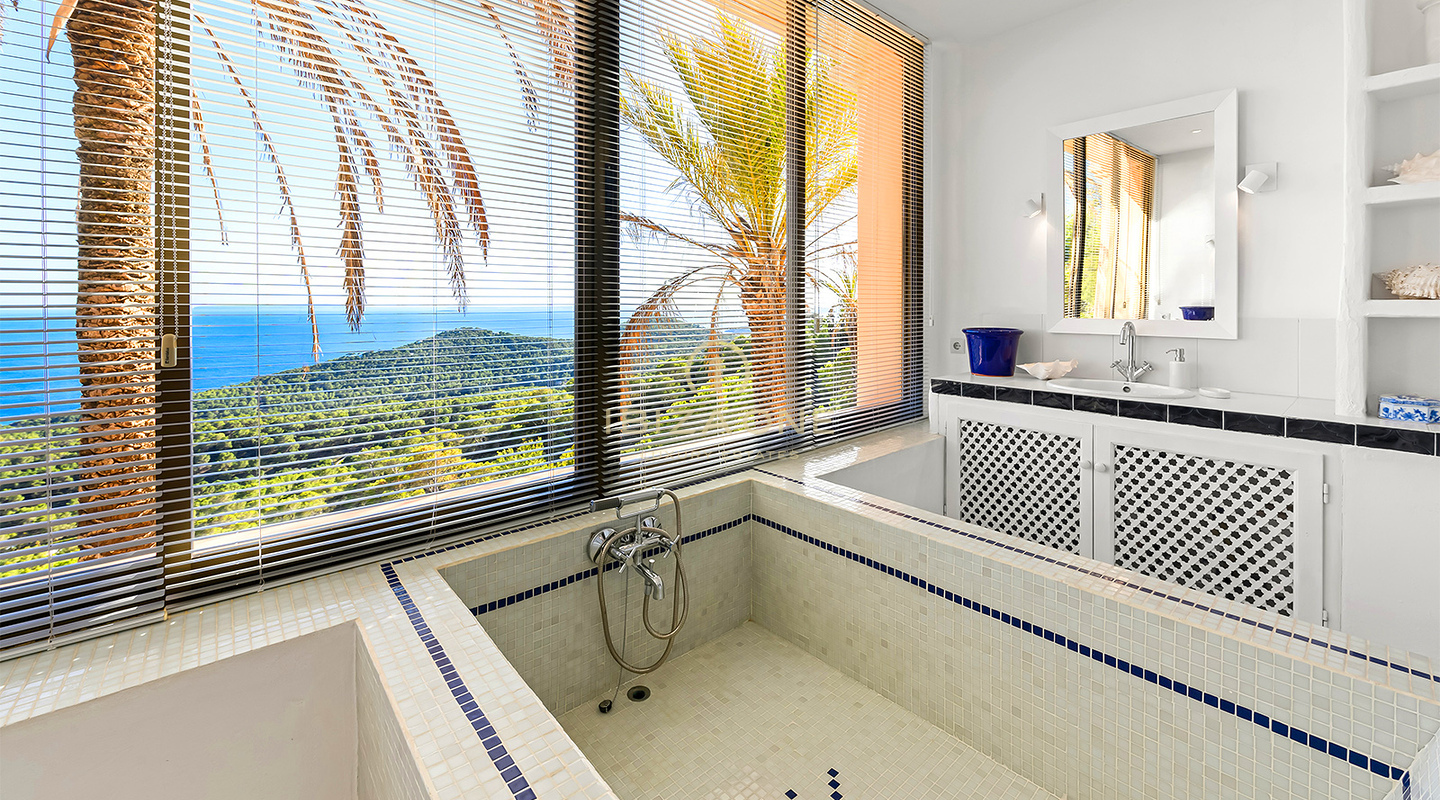 Exquisita villa de lujo en Ibiza con vistas panorámicas al mar en venta, Ibiza