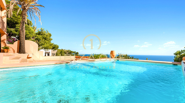 Exquisite Luxusvilla auf Ibiza mit Panoramablick auf das Meer zu verkaufen, Ibiza