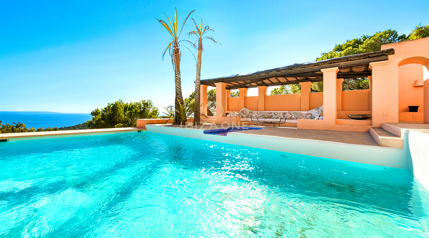 Squisita villa di lusso a Ibiza con vista panoramica sul mare in vendita, Ibiza