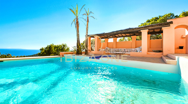 Prachtige luxe villa op Ibiza met panoramisch uitzicht op zee te koop, Ibiza