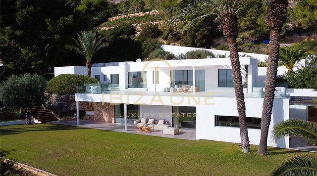 Beautiful and luxury, modern Villa in Ibizas most exclusive private urbanisation for rent, Ibiza - Access to the sea just a few steps away