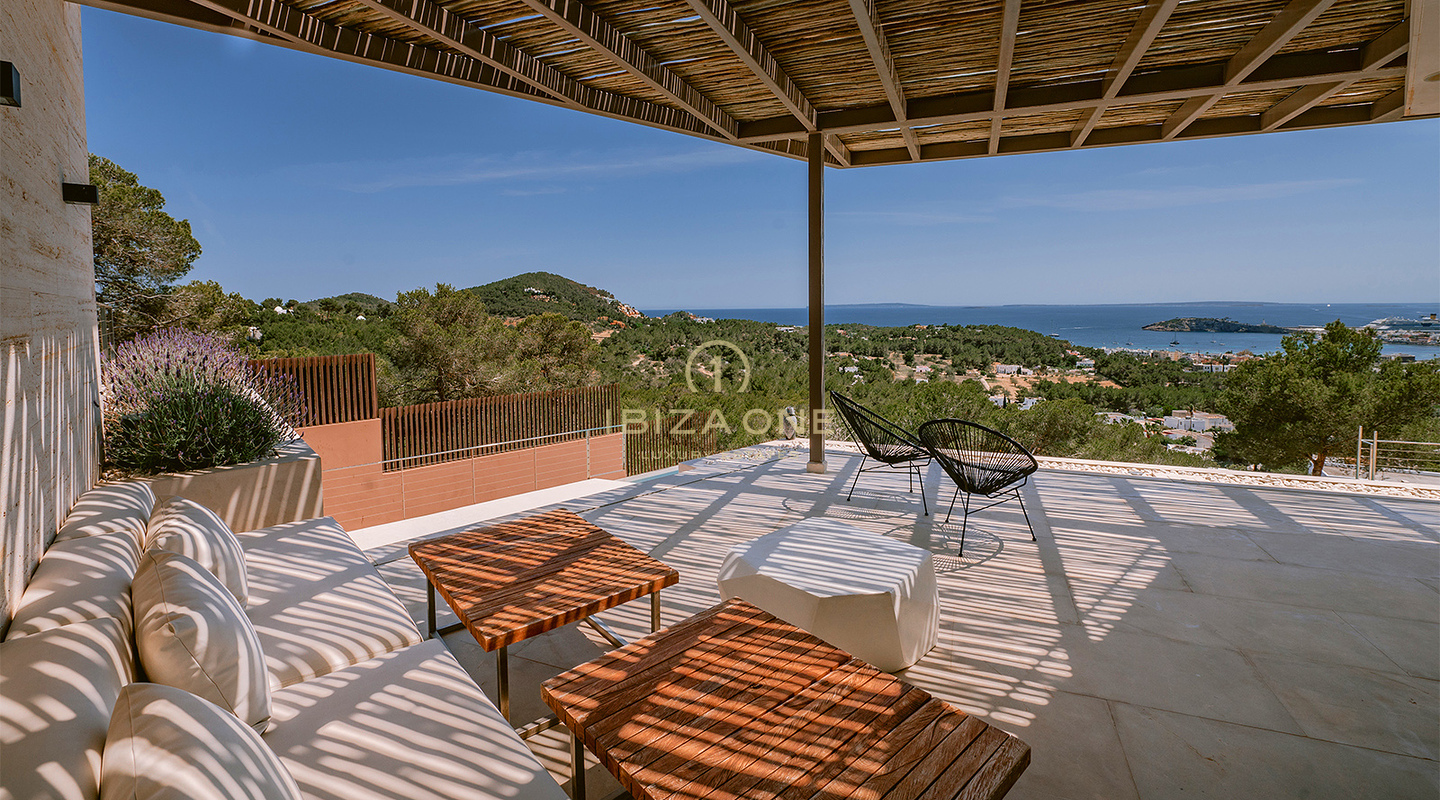 Belle et très moderne villa de luxe dans la communauté fermée exclusive de Can Rimbau avec une vue magnifique sur la mer à vendre, Ibiza