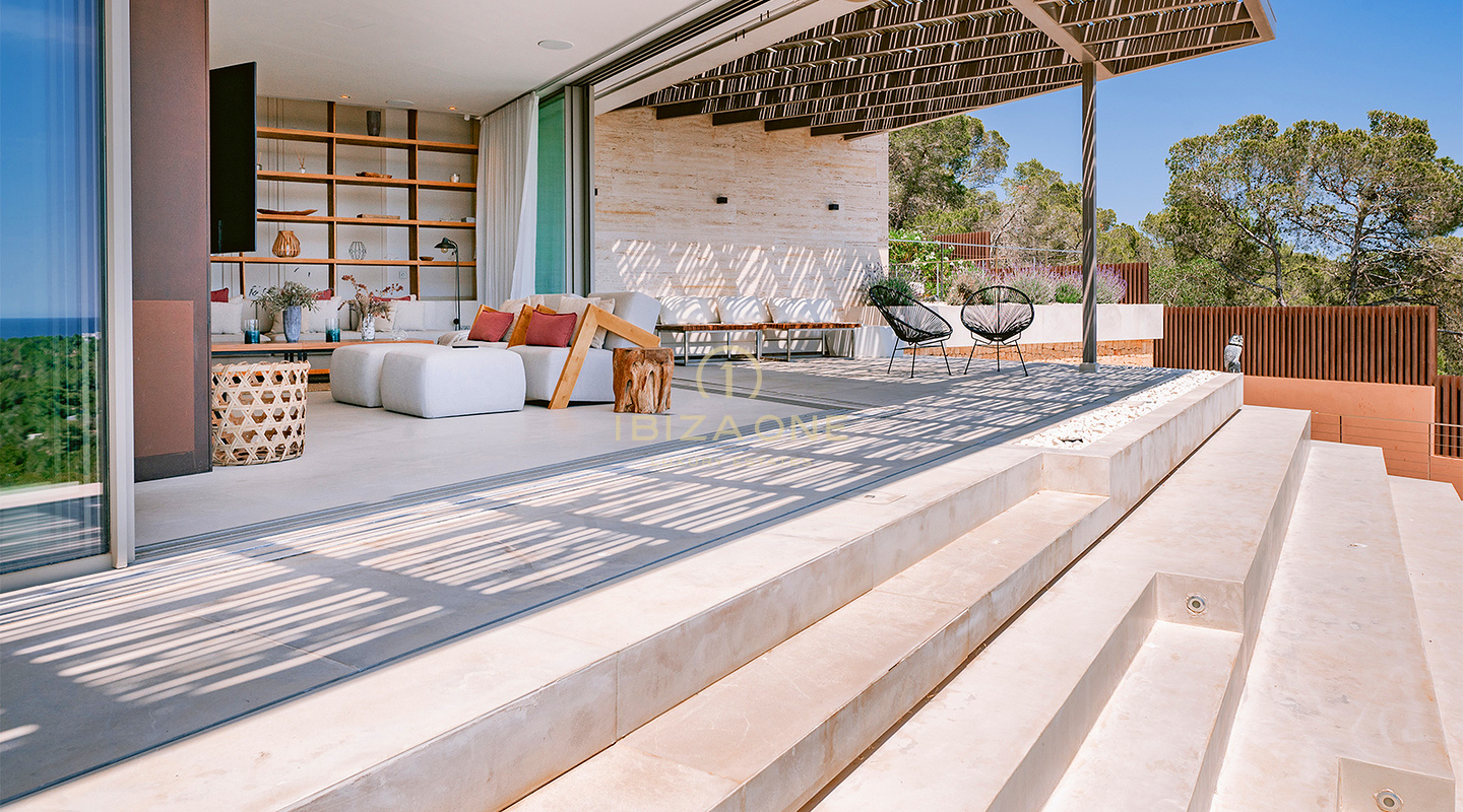 Belle et très moderne villa de luxe dans la communauté fermée exclusive de Can Rimbau avec une vue magnifique sur la mer à vendre, Ibiza