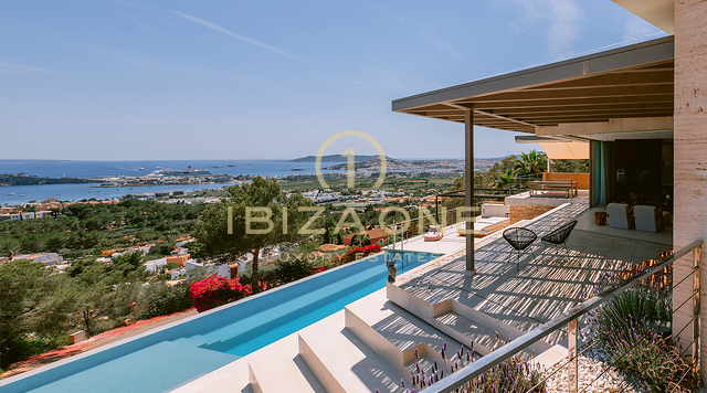 Belle et très moderne villa de luxe dans la communauté fermée exclusive de Can Rimbau avec une vue magnifique sur la mer à vendre, Ibiza