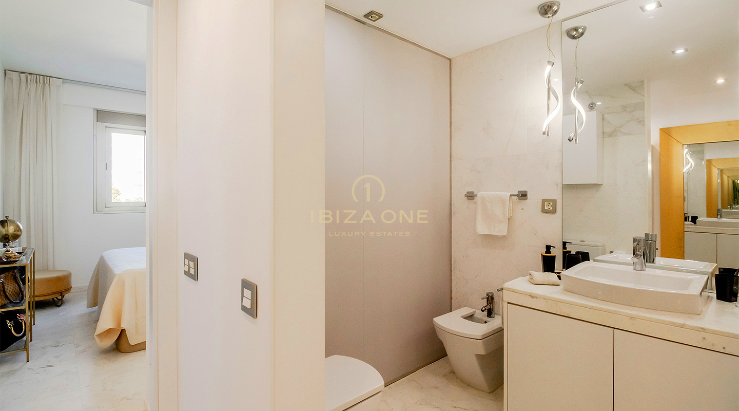 Luxurious 2-bedroom apartment in Royal Beach with pool and beach area for sale , Ibiza