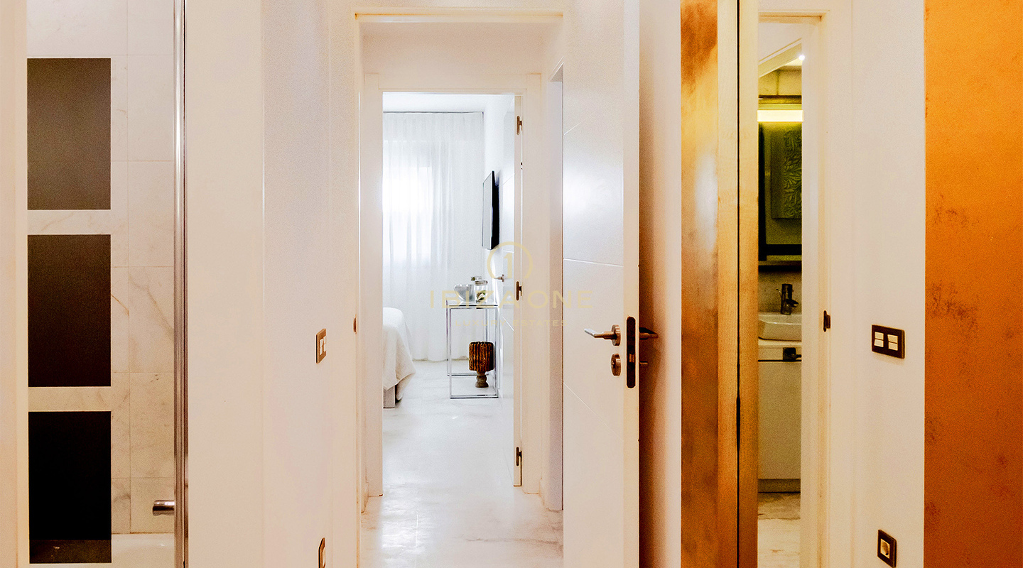 Luxurious 2-bedroom apartment in Royal Beach with pool and beach area for sale , Ibiza