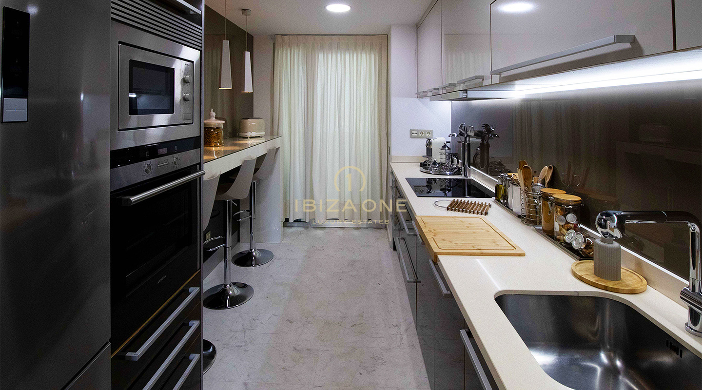 Luxurious 2-bedroom apartment in Royal Beach with pool and beach area for sale , Ibiza