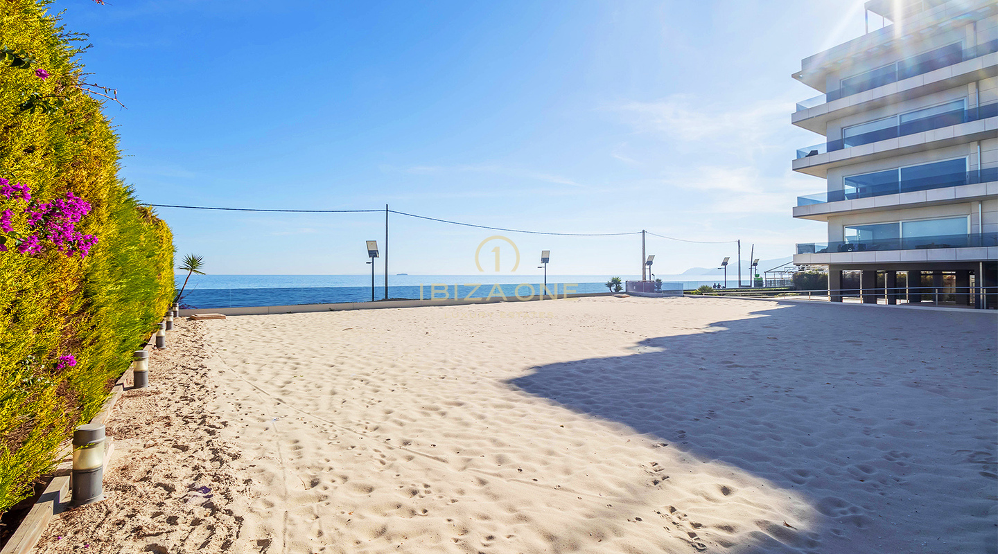 Apartamento de lujo de 2 dormitorios en Royal Beach con piscina y zona de playa en venta, Ibiza - Apartamento de lujo de 2 dormitorios en Royal Beach con piscina y zona de playa en alquiler, Ibiza