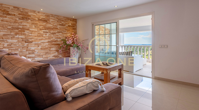 Prachtige en moderne luxe villa dichtbij de stranden van Cala Conte en Cala Bassa te koop, Ibiza