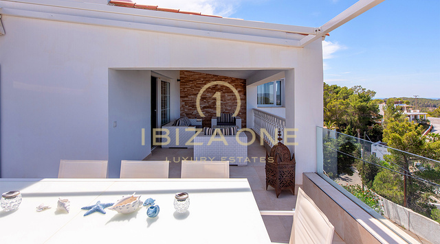 Bella e moderna villa di lusso vicino alle spiagge di Cala Conte e Cala Bassa in vendita, Ibiza