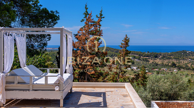 Prachtige en moderne luxe villa dichtbij de stranden van Cala Conte en Cala Bassa te koop, Ibiza