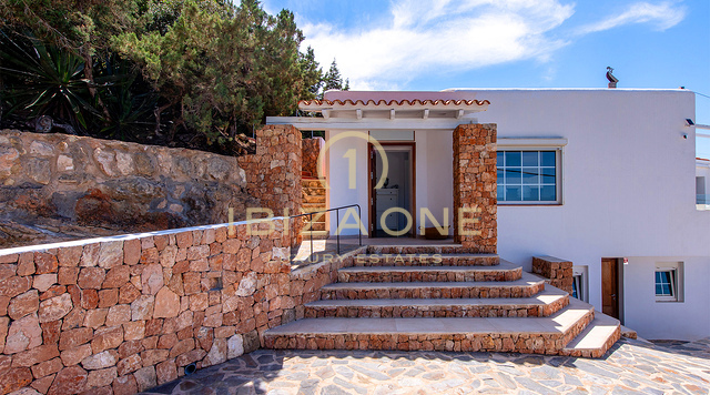 Belle et moderne villa de luxe à proximité des plages de Cala Conte et Cala Bassa à vendre, Ibiza