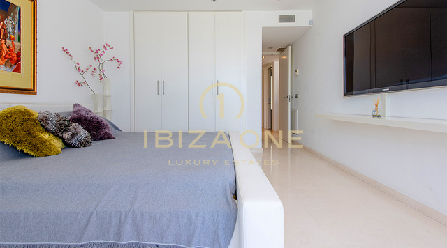 Einzigartiges und luxuriöses modernes Anwesen mit atemberaubendem Meerblick zu verkaufen, Ibiza