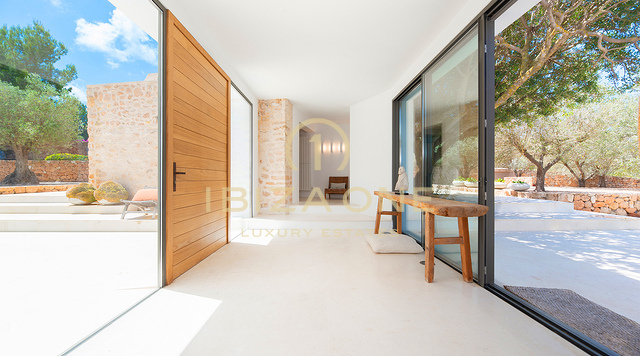 Verbazingwekkend luxe pand op loopafstand van het strand te koop, Ibiza