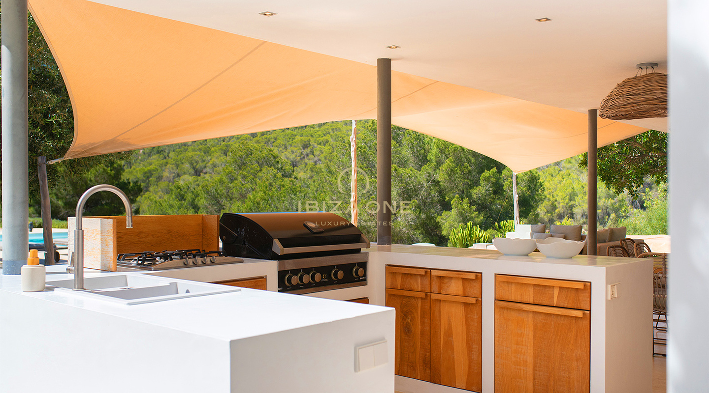 Astonishing luxury property within walking distance to the beach sor sale , Ibiza