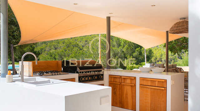 Verbazingwekkend luxe pand op loopafstand van het strand te koop, Ibiza