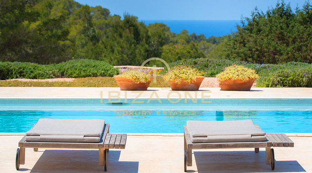 Verbazingwekkend luxe pand op loopafstand van het strand te koop, Ibiza
