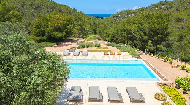 Verbazingwekkend luxe pand op loopafstand van het strand te koop, Ibiza
