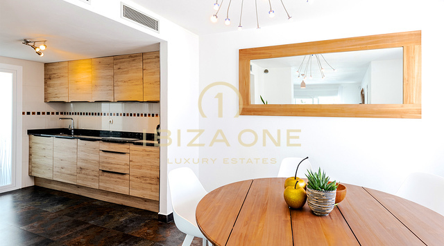 Villa de luxe de cinq chambres avec grande piscine et licence touristique à vendre, Ibiza - Villa de luxe de cinq chambres avec grande piscine et licence touristique à louer, Ibiza