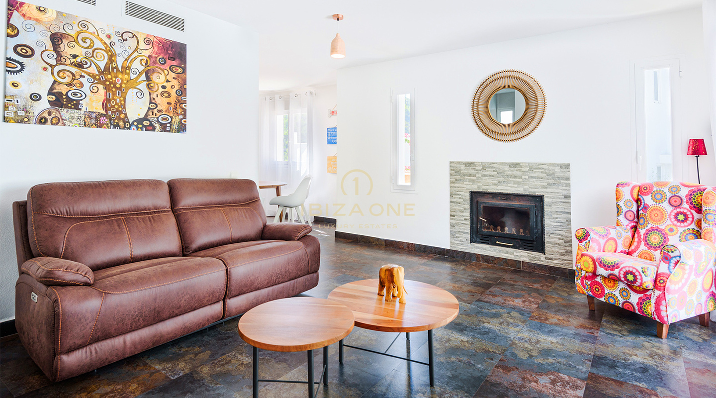 Luxe villa met vijf slaapkamers, groot zwembad en toeristenvergunning te koop, Ibiza - Luxe villa met vijf slaapkamers, groot zwembad en toeristenvergunning te huur, Ibiza