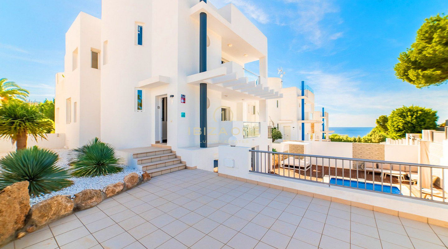 Villa de luxe de cinq chambres avec grande piscine et licence touristique à vendre, Ibiza - Villa de luxe de cinq chambres avec grande piscine et licence touristique à louer, Ibiza