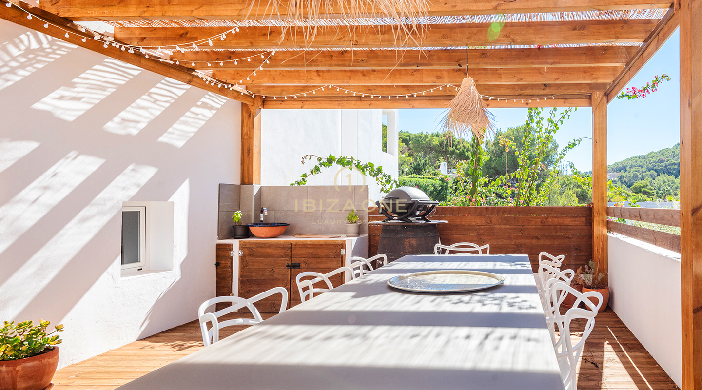Villa de luxe de cinq chambres avec grande piscine et licence touristique à vendre, Ibiza - Villa de luxe de cinq chambres avec grande piscine et licence touristique à louer, Ibiza