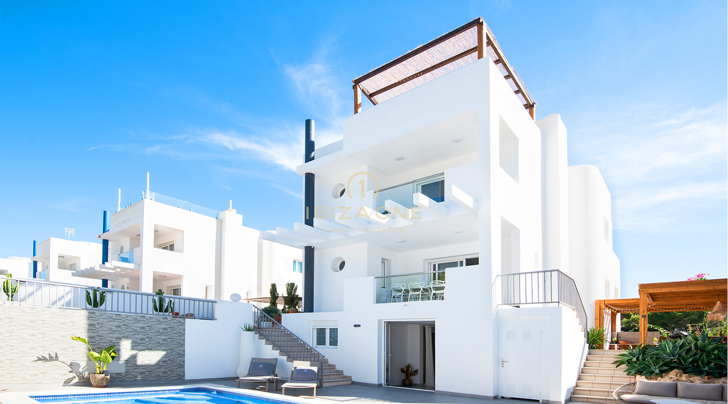 Villa de lujo de cinco dormitorios con gran piscina y licencia turística en venta, Ibiza - Villa de lujo de cinco dormitorios con gran piscina y licencia turística en alquiler, Ibiza