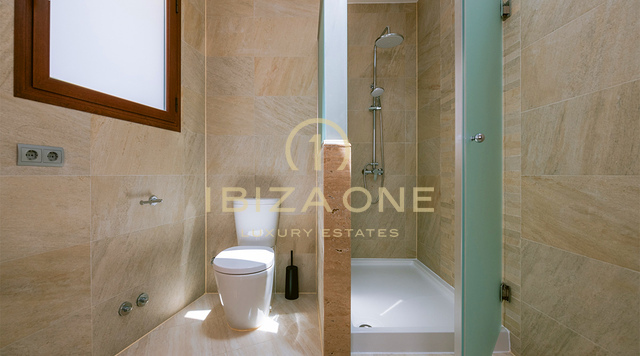 Lussuosa villa con 4 camere da letto a Sa Carroca con piscina e giardino impeccabile in vendita, Ibiza