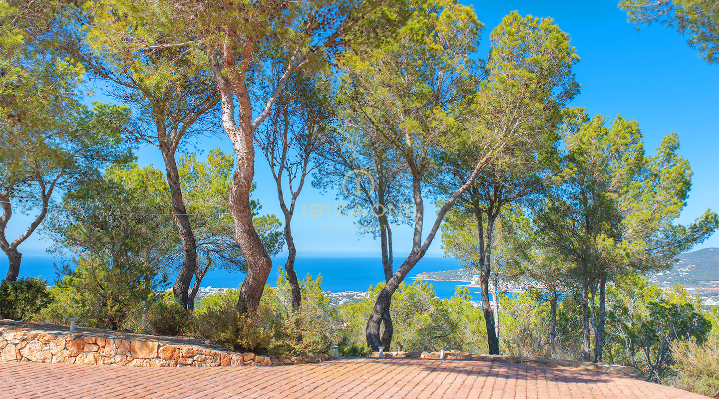 Villa de lujo en venta en una ubicación excepcional con espectaculares vistas al mar, Ibiza